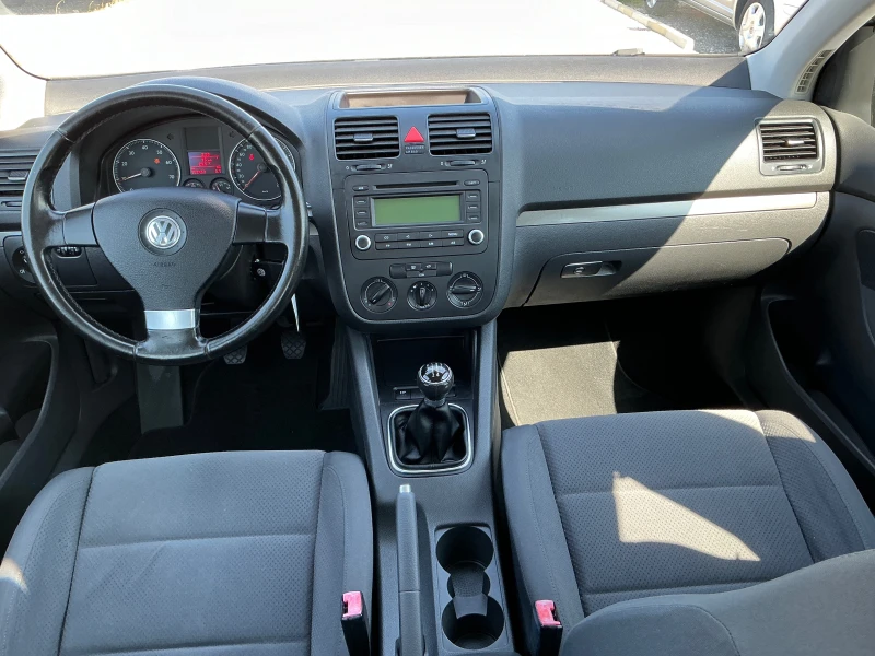 VW Golf 1.6 I, снимка 11 - Автомобили и джипове - 47170772