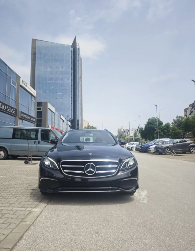 Mercedes-Benz E 220 FACELIFT, AMG, AMBIENT, FULL, снимка 3 - Автомобили и джипове - 47592337