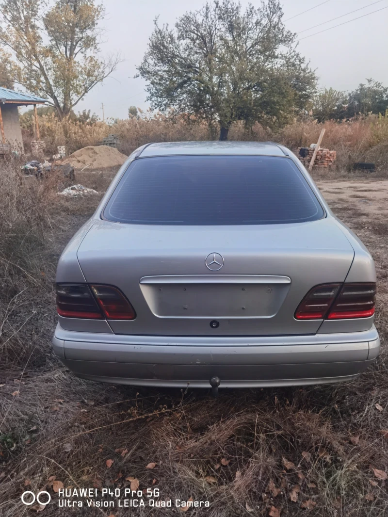 Mercedes-Benz E 270, снимка 4 - Автомобили и джипове - 48590486