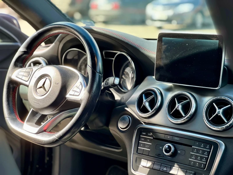 Mercedes-Benz CLA 220, снимка 11 - Автомобили и джипове - 51184734