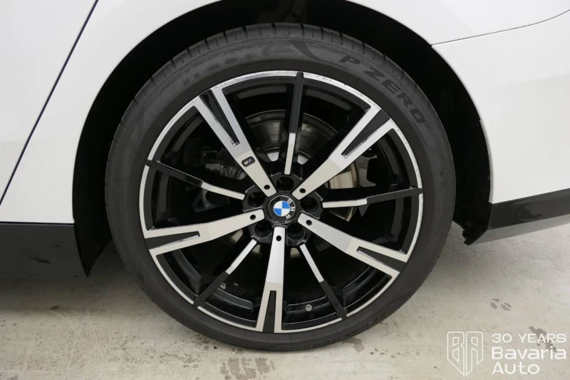 BMW 520 i Touring M Sport Paket Steptronic, снимка 12 - Автомобили и джипове - 52726818