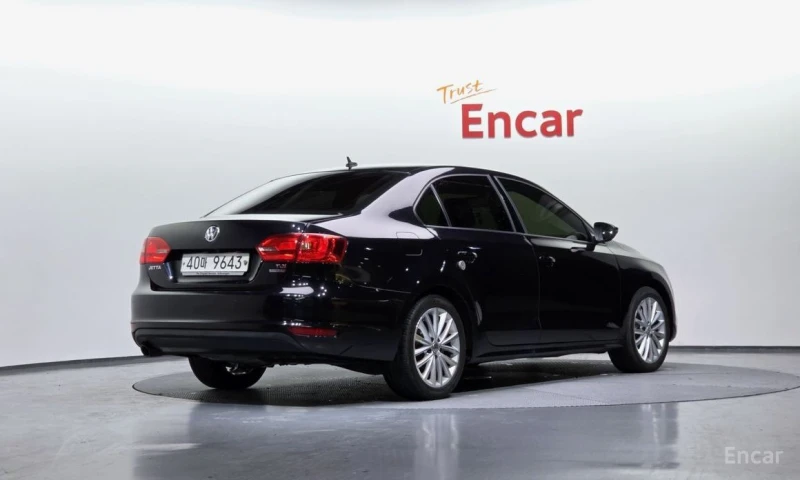 VW Jetta, снимка 2 - Автомобили и джипове - 52964682