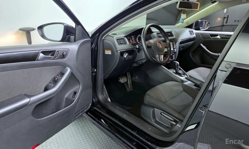 VW Jetta, снимка 10 - Автомобили и джипове - 52964682