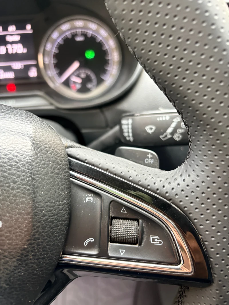 Skoda Octavia 2.0 TDI 150 к.с DSG/LED/CARPLAY, снимка 11 - Автомобили и джипове - 53135279