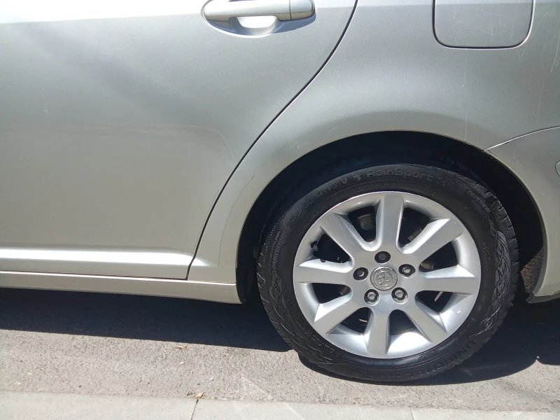 Toyota Avensis, снимка 4 - Автомобили и джипове - 53327236