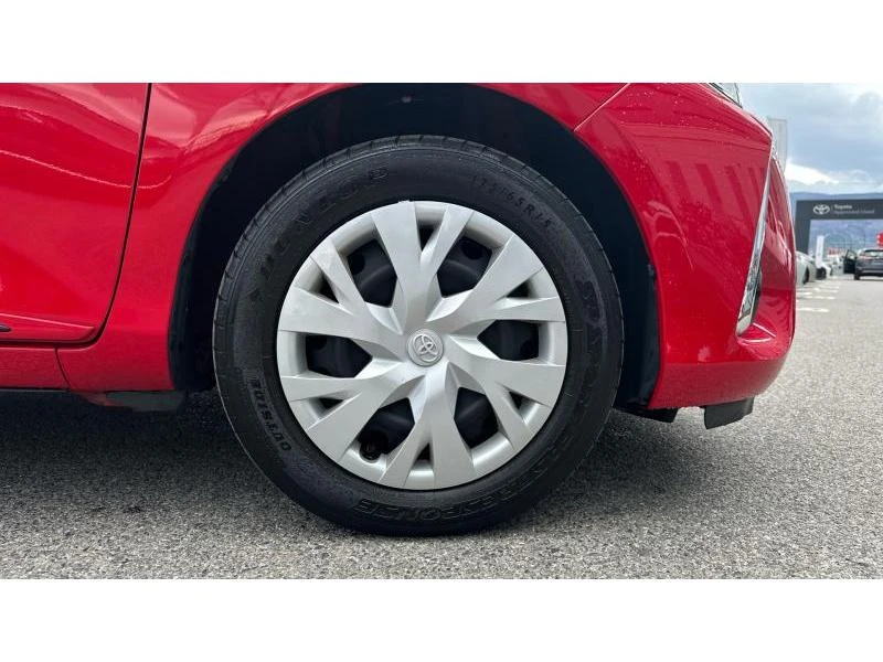 Toyota Yaris 1.5 HSD ACTIVE, снимка 16 - Автомобили и джипове - 53371757