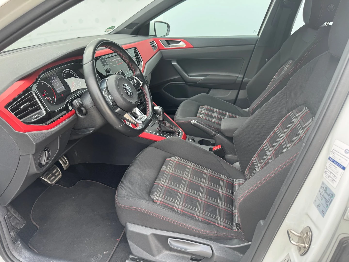 VW Polo GTI 2.0 TSI BMT DSG - изображение 5