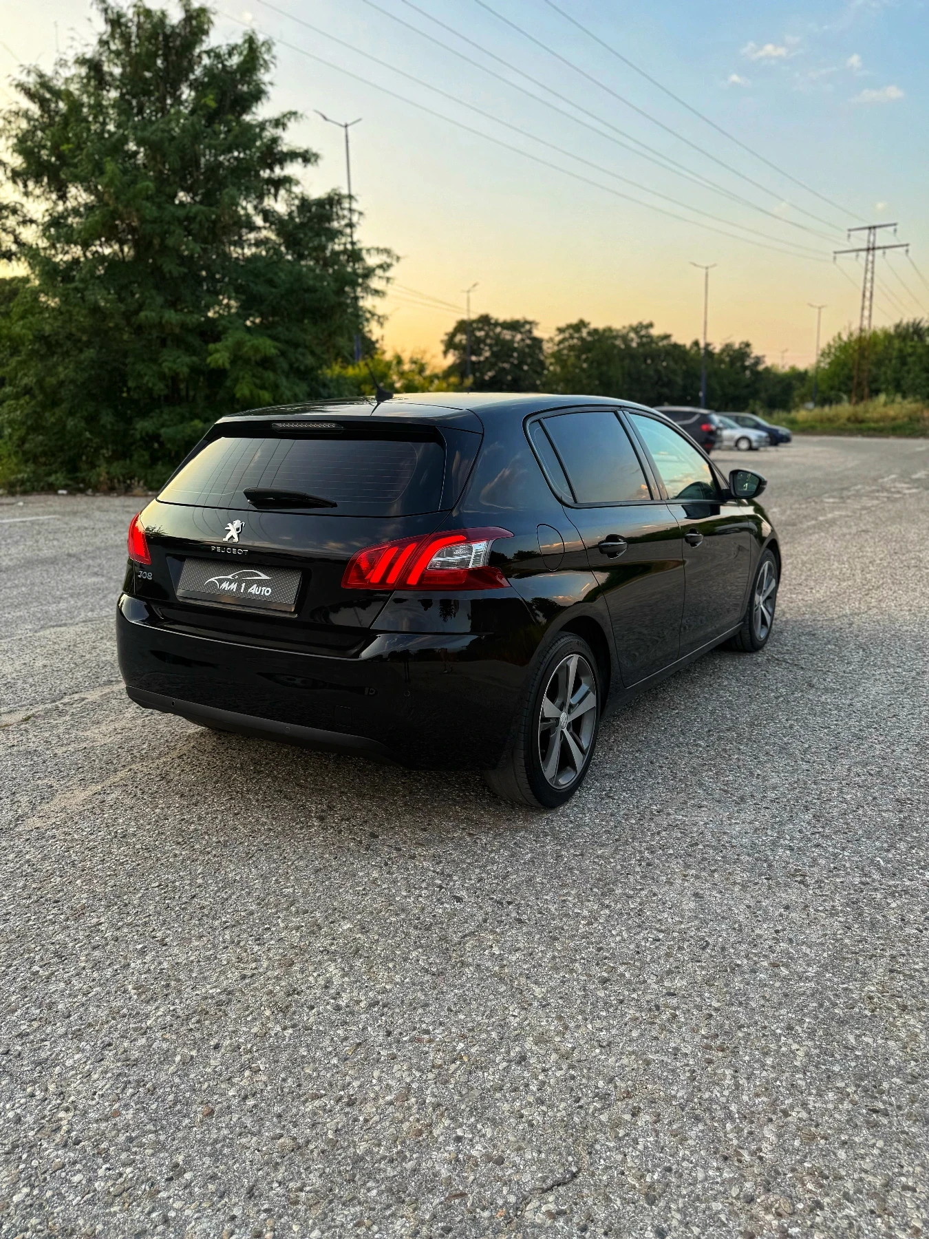 Peugeot 308 1.6 HDI - 92 кс  * НЕРАЗЛИЧИМА ОТ НОВА*  - изображение 5