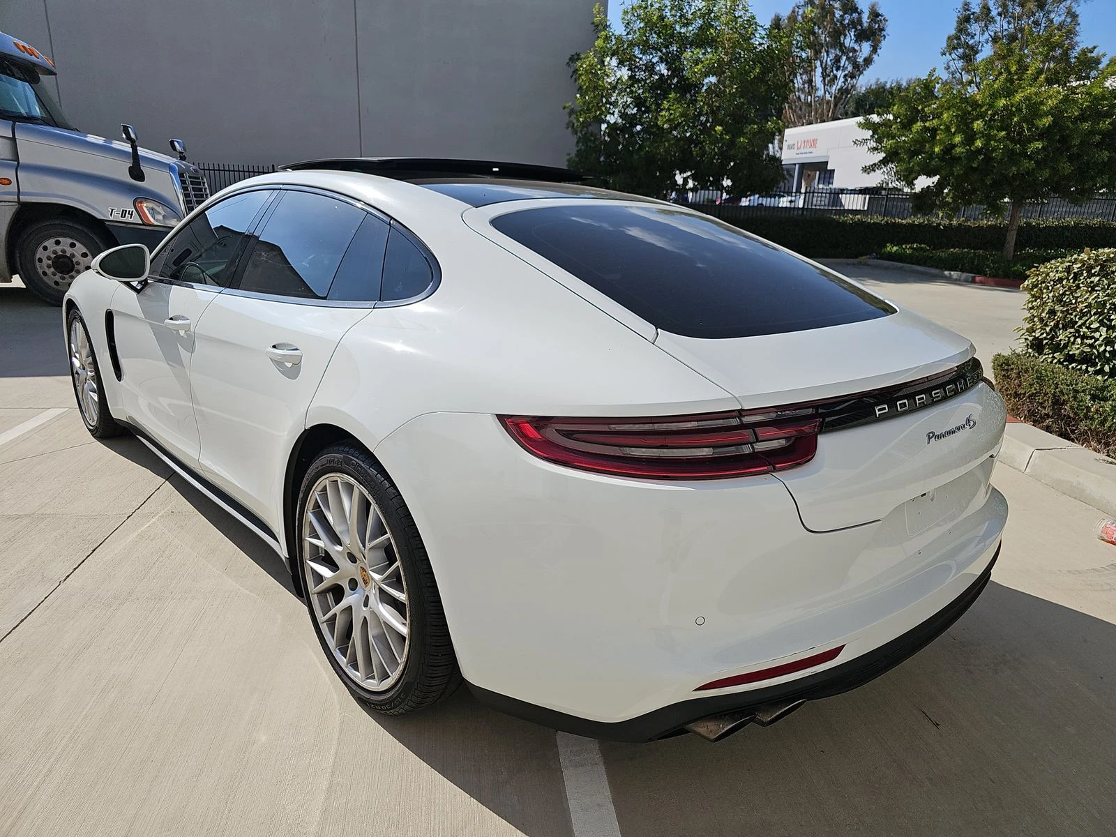 Porsche Panamera 4S КРАЙНА ЦЕНА - изображение 5