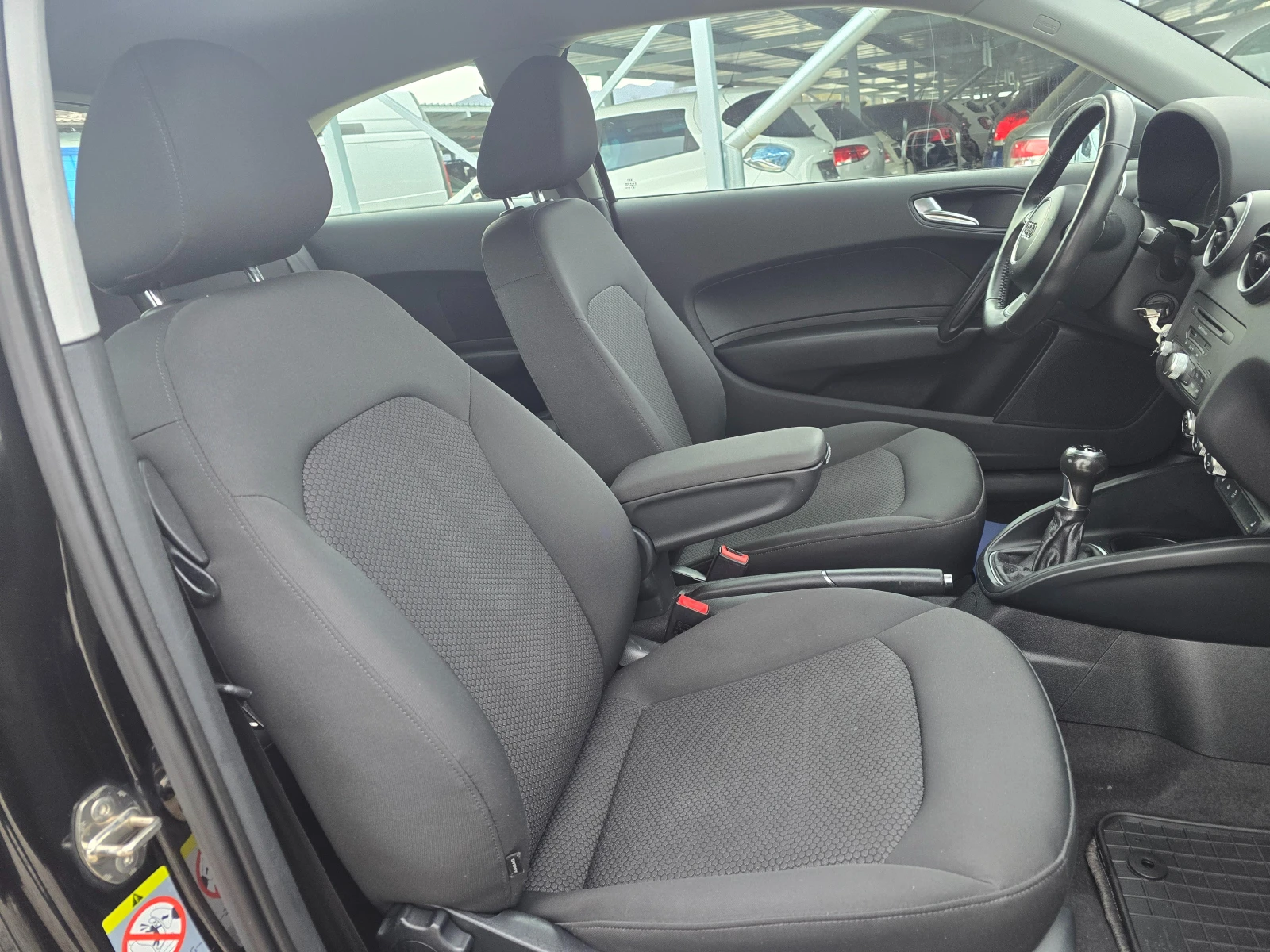 Audi A1 1.6TDI NAVI KLIMATRONIK - изображение 10