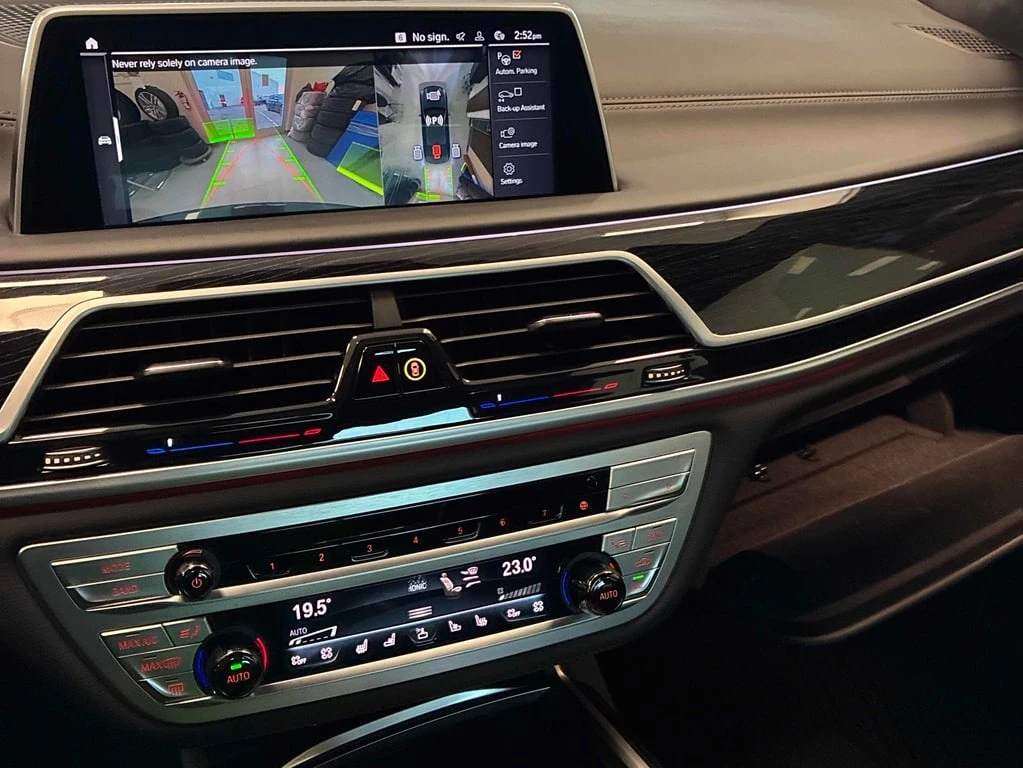 BMW 750 i xDrive 2022 * CARFAX * БЕЗ ПЪРВОНАЧАЛНА ВНОСКА - изображение 10