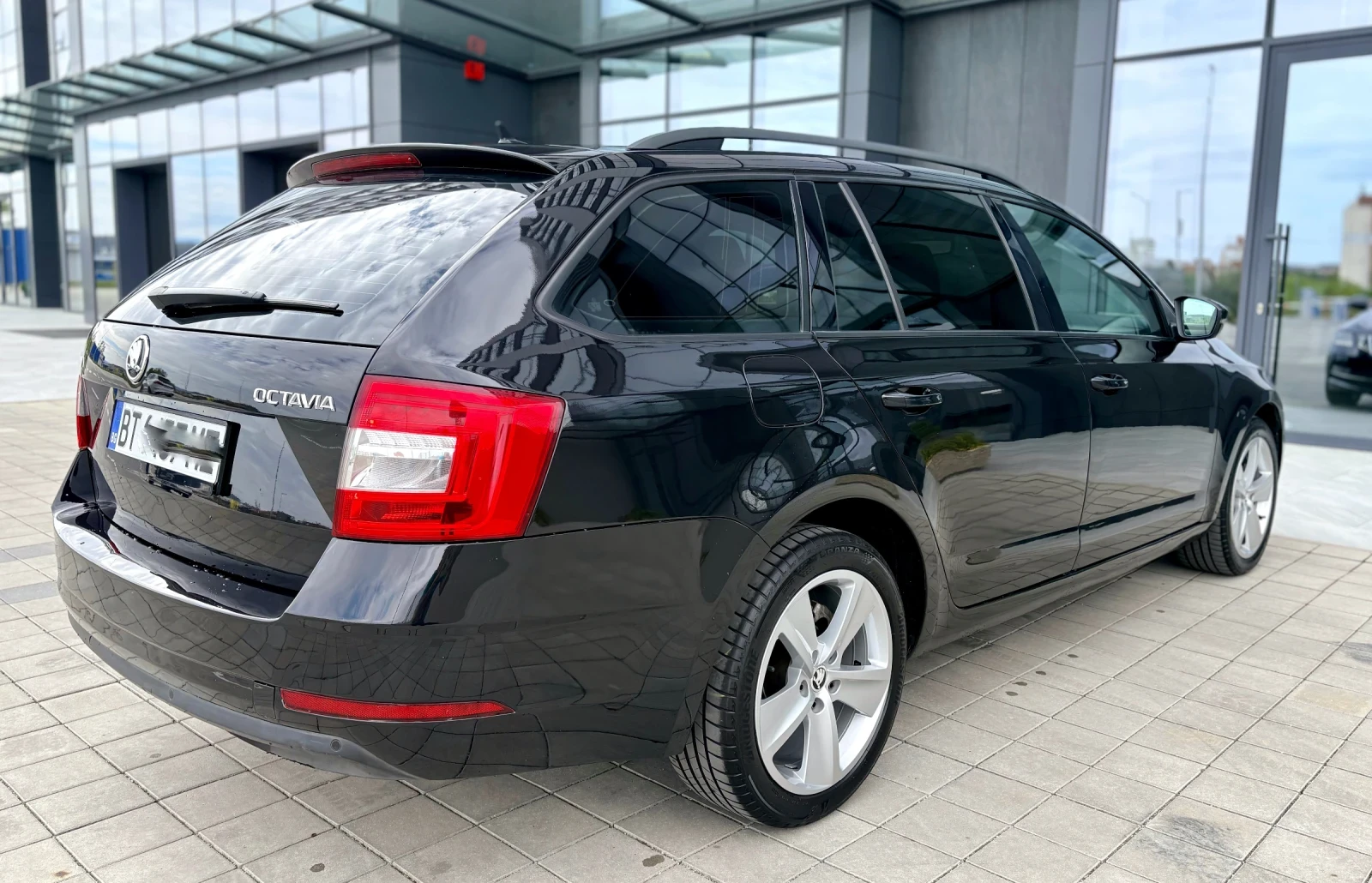 Skoda Octavia 2.0 TDI 150 к.с DSG/LED/CARPLAY, снимка 4 - Автомобили и джипове - 53937171