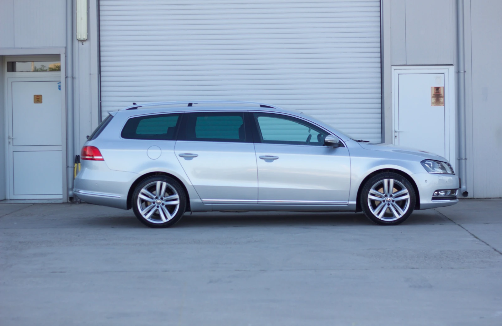 VW Passat BlueMotion, снимка 6 - Автомобили и джипове - 54091300