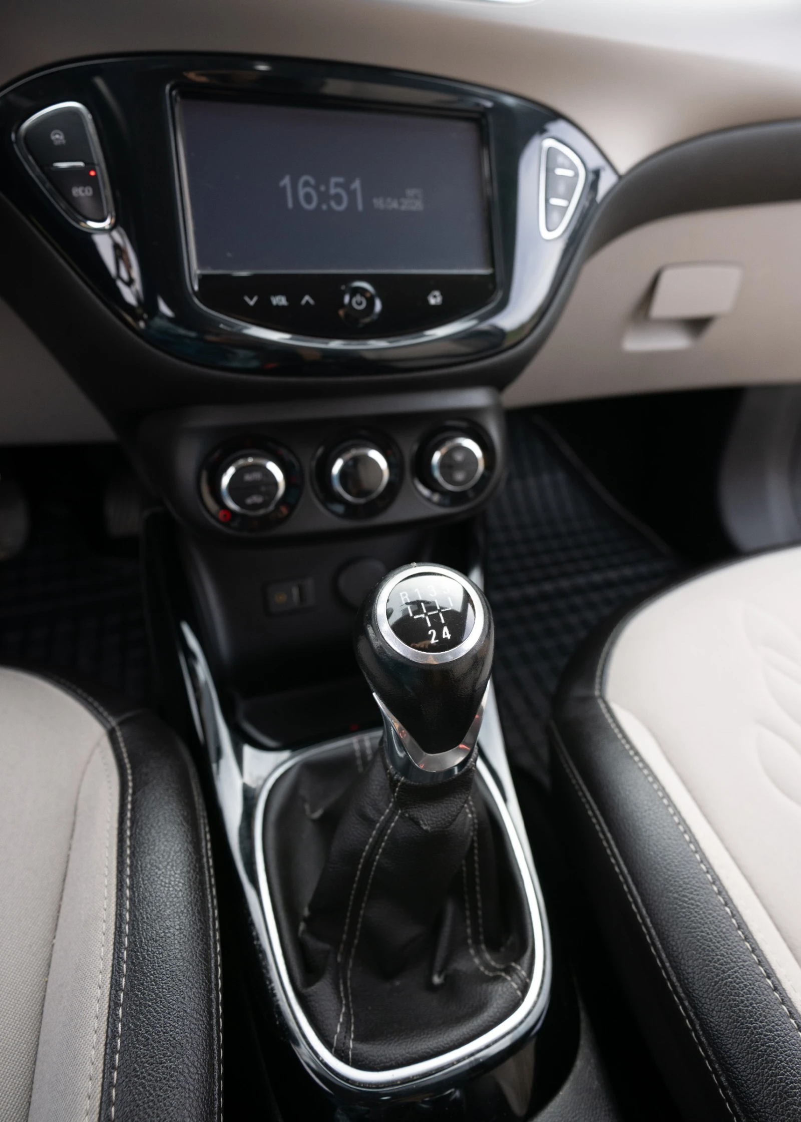 Opel Corsa, снимка 13 - Автомобили и джипове - 54225512