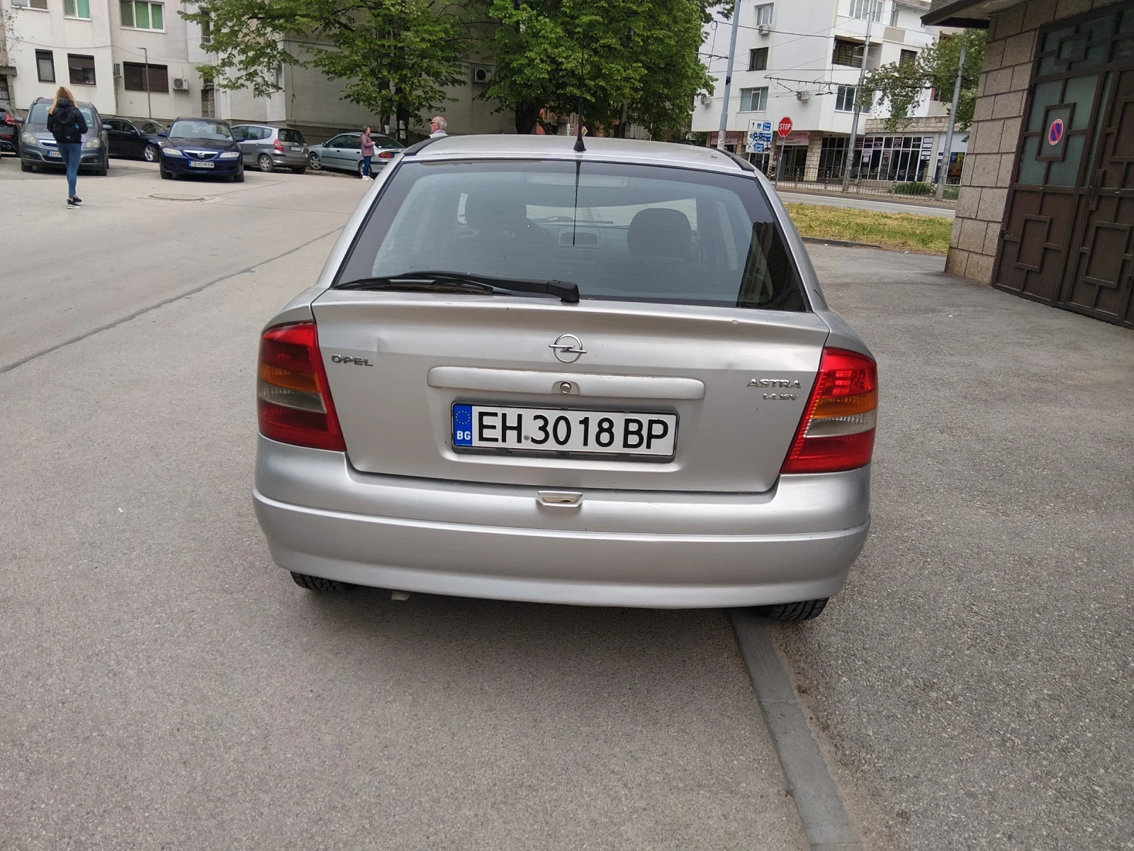 Opel Astra 1.4i, снимка 2 - Автомобили и джипове - 54371257