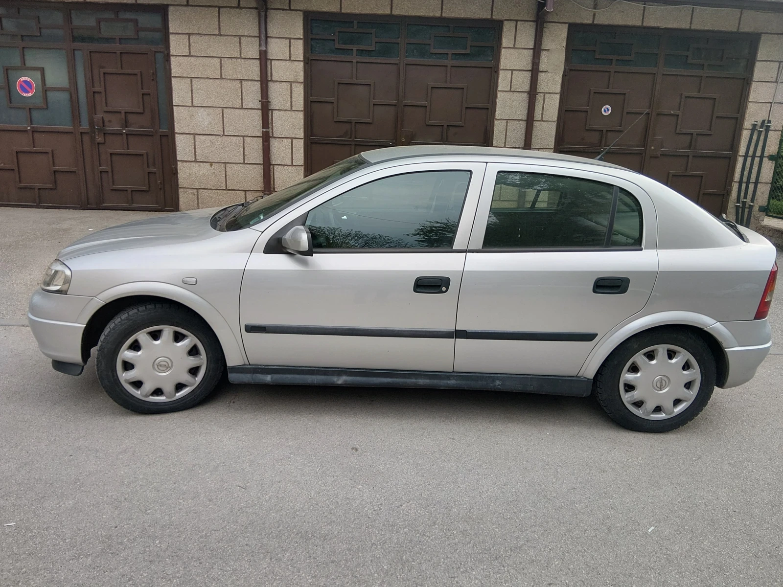 Opel Astra 1.4i, снимка 12 - Автомобили и джипове - 54371257