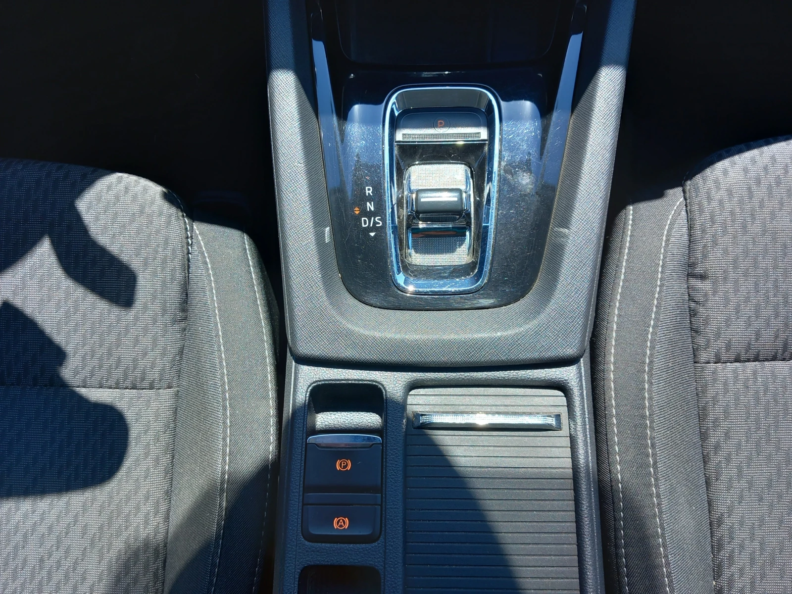Skoda Octavia 1.5TSI/ G-Tec, снимка 11 - Автомобили и джипове - 54426842
