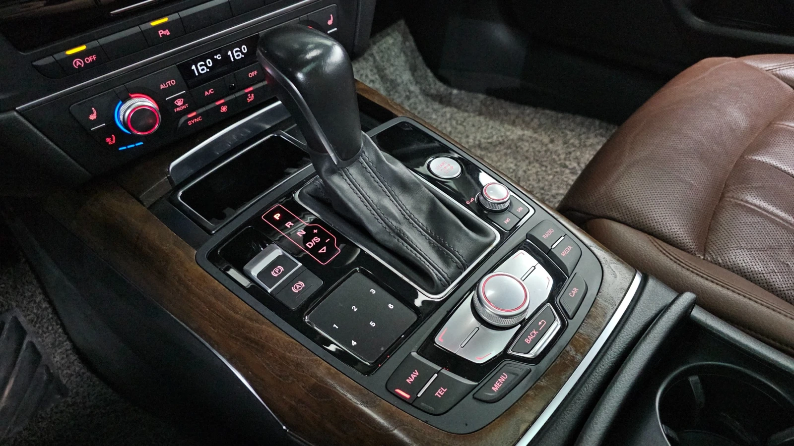 Audi A6 Premium* TDI* Camera* Navi* Tuning* АВТОКРЕДИТ, снимка 12 - Автомобили и джипове - 54584397