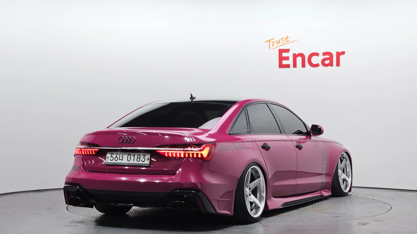 Audi A6 Premium* TDI* Camera* Navi* Tuning* АВТОКРЕДИТ, снимка 4 - Автомобили и джипове - 54584397
