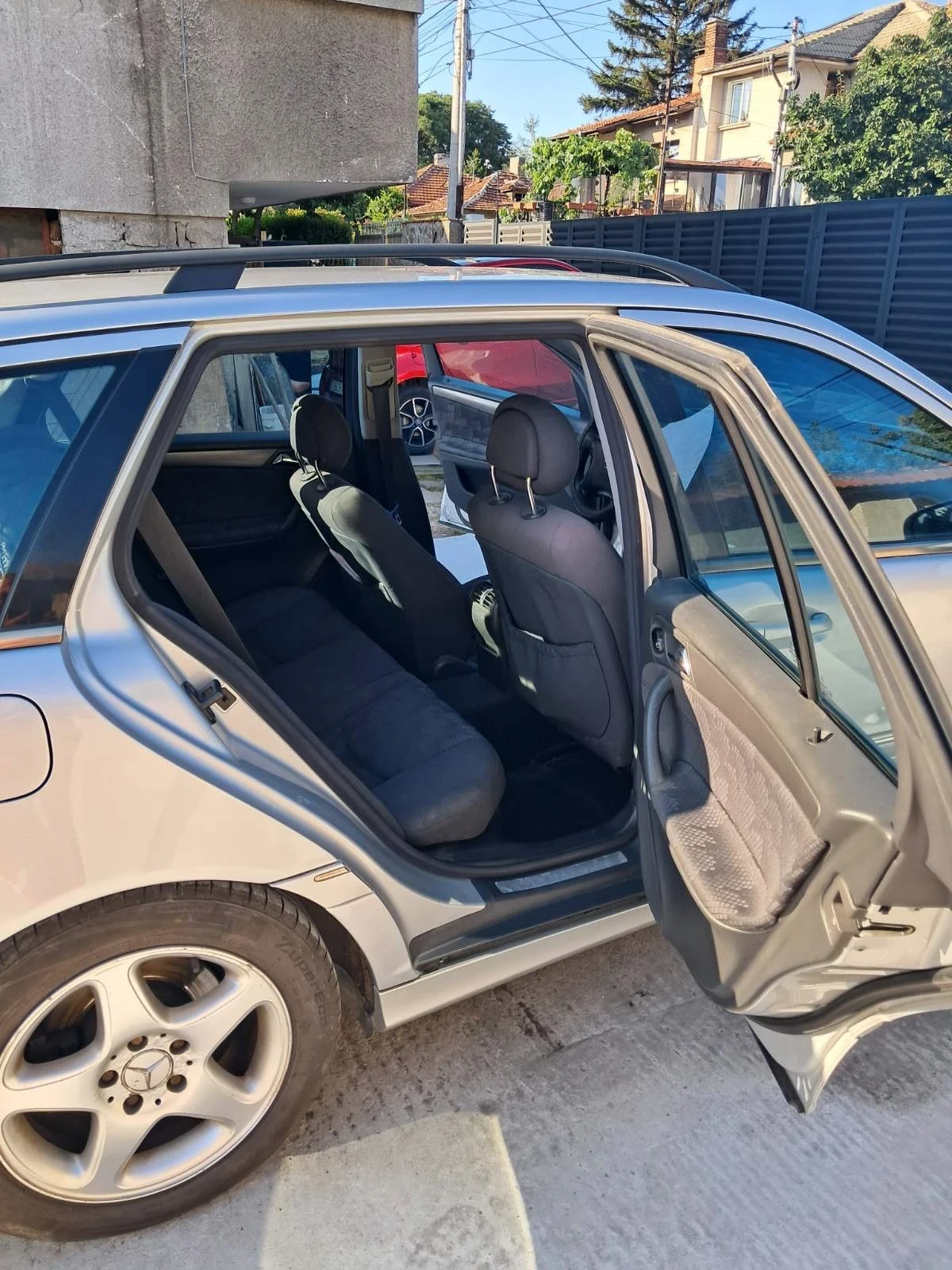 Mercedes-Benz C 220, снимка 5 - Автомобили и джипове - 55071110