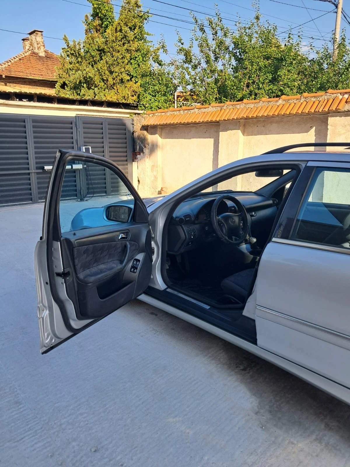 Mercedes-Benz C 220, снимка 6 - Автомобили и джипове - 55071110