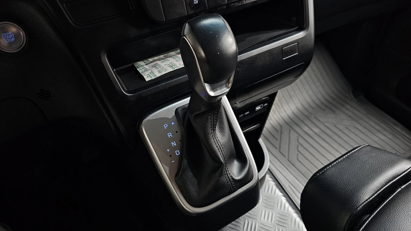 Hyundai Staria Modern* BLIND SPOT* ПОДГРЕВ ВОЛАН* КРАЙНА ЦЕНА, снимка 9 - Автомобили и джипове - 55367072
