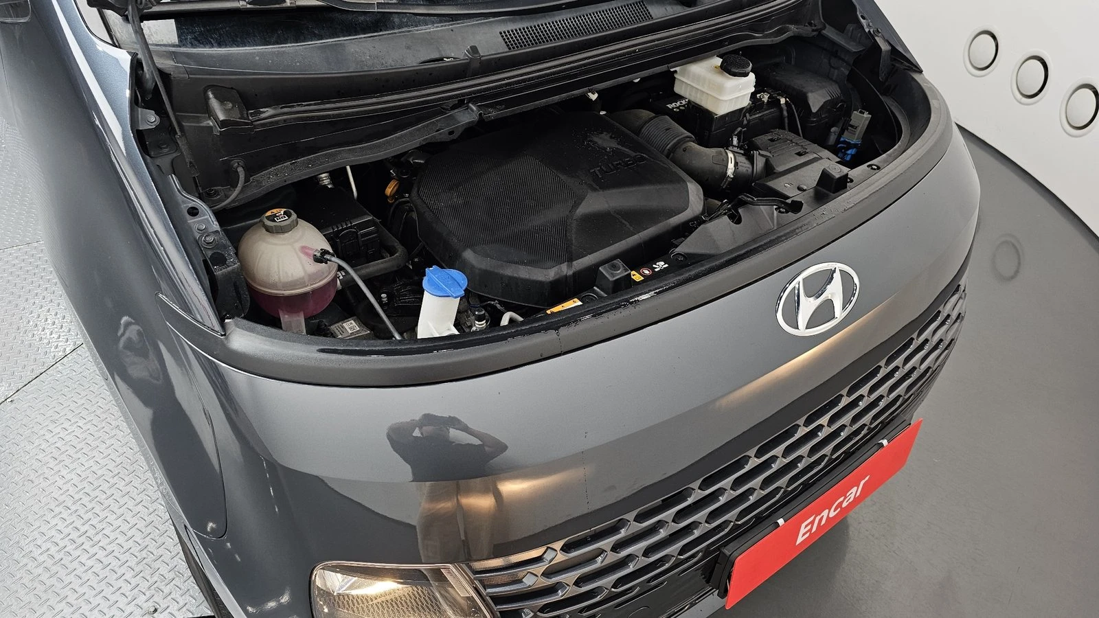 Hyundai Staria Modern* BLIND SPOT* ПОДГРЕВ ВОЛАН* КРАЙНА ЦЕНА, снимка 6 - Автомобили и джипове - 55367072