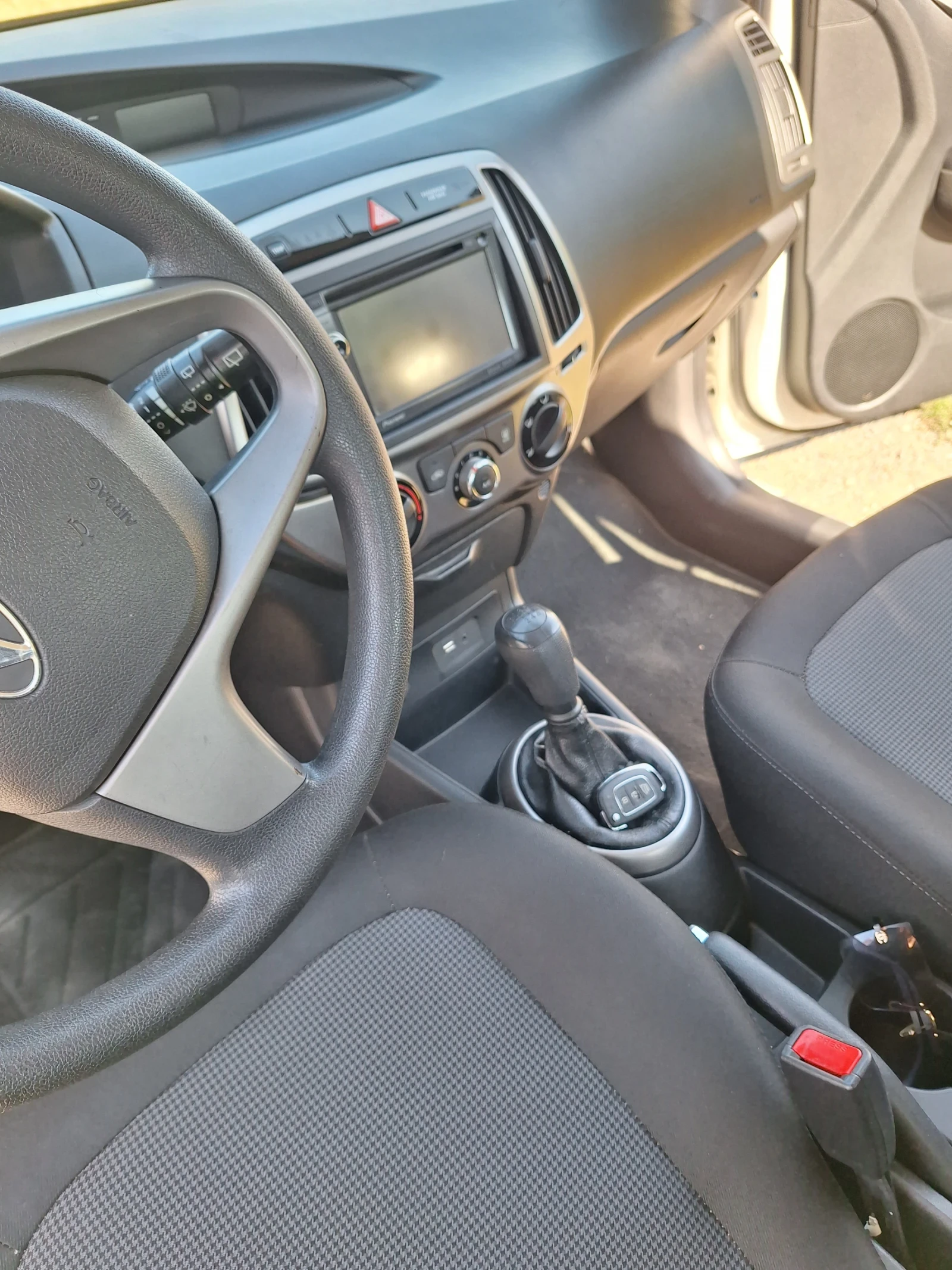 Hyundai I20, снимка 5 - Автомобили и джипове - 55485530