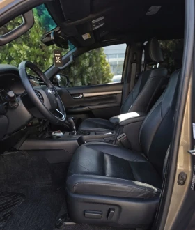Toyota Hilux INVICIBLE, снимка 11