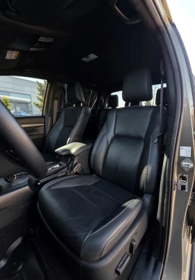 Toyota Hilux INVICIBLE, снимка 5