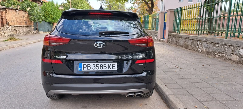 Hyundai Tucson 1.6 CRDI 4X4 H TRAC, снимка 4 - Автомобили и джипове - 47403909