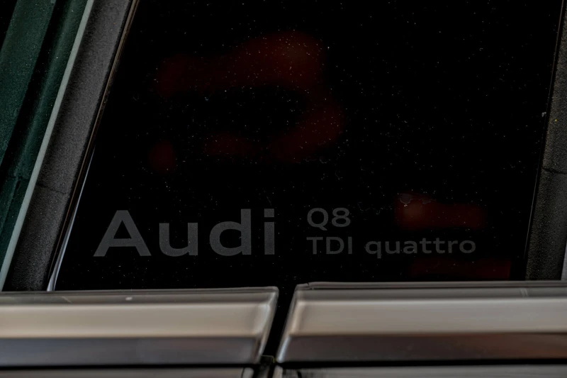 Audi Q8 50TDI/Sline/Камера/Подгрев, снимка 12 - Автомобили и джипове - 49996320