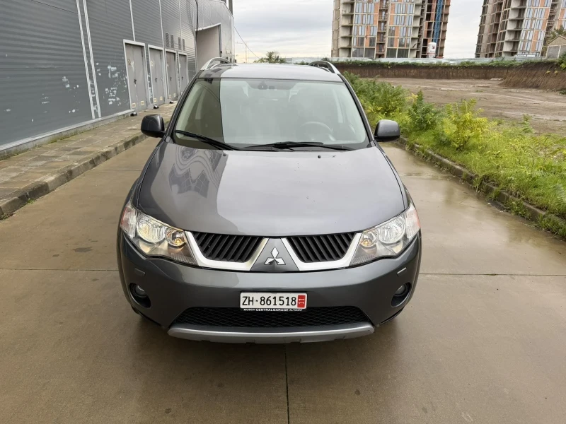 Mitsubishi Outlander 2.4i Automat, снимка 3 - Автомобили и джипове - 52336232
