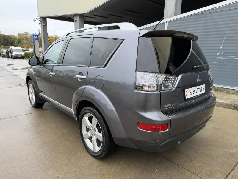Mitsubishi Outlander 2.4i Automat, снимка 6 - Автомобили и джипове - 52336232