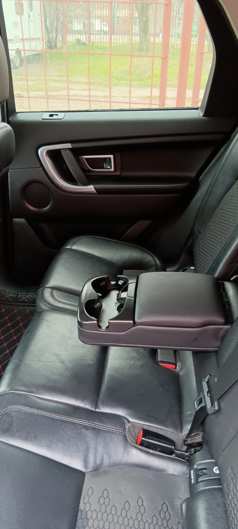 Land Rover Discovery Sport 2.0, снимка 14 - Автомобили и джипове - 53222680