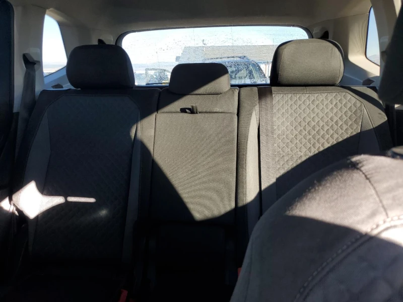 VW Tiguan 2.0* S* РЕАЛНИ КМ* ПЕРФЕКТЕН, снимка 10 - Автомобили и джипове - 53273735