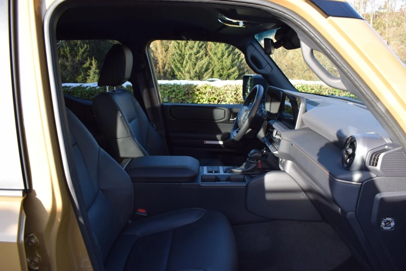 Toyota Land cruiser 250/2.8 D-4D/MILD HYBRID/EXECUTIVE/360/, снимка 10 - Автомобили и джипове - 53558446