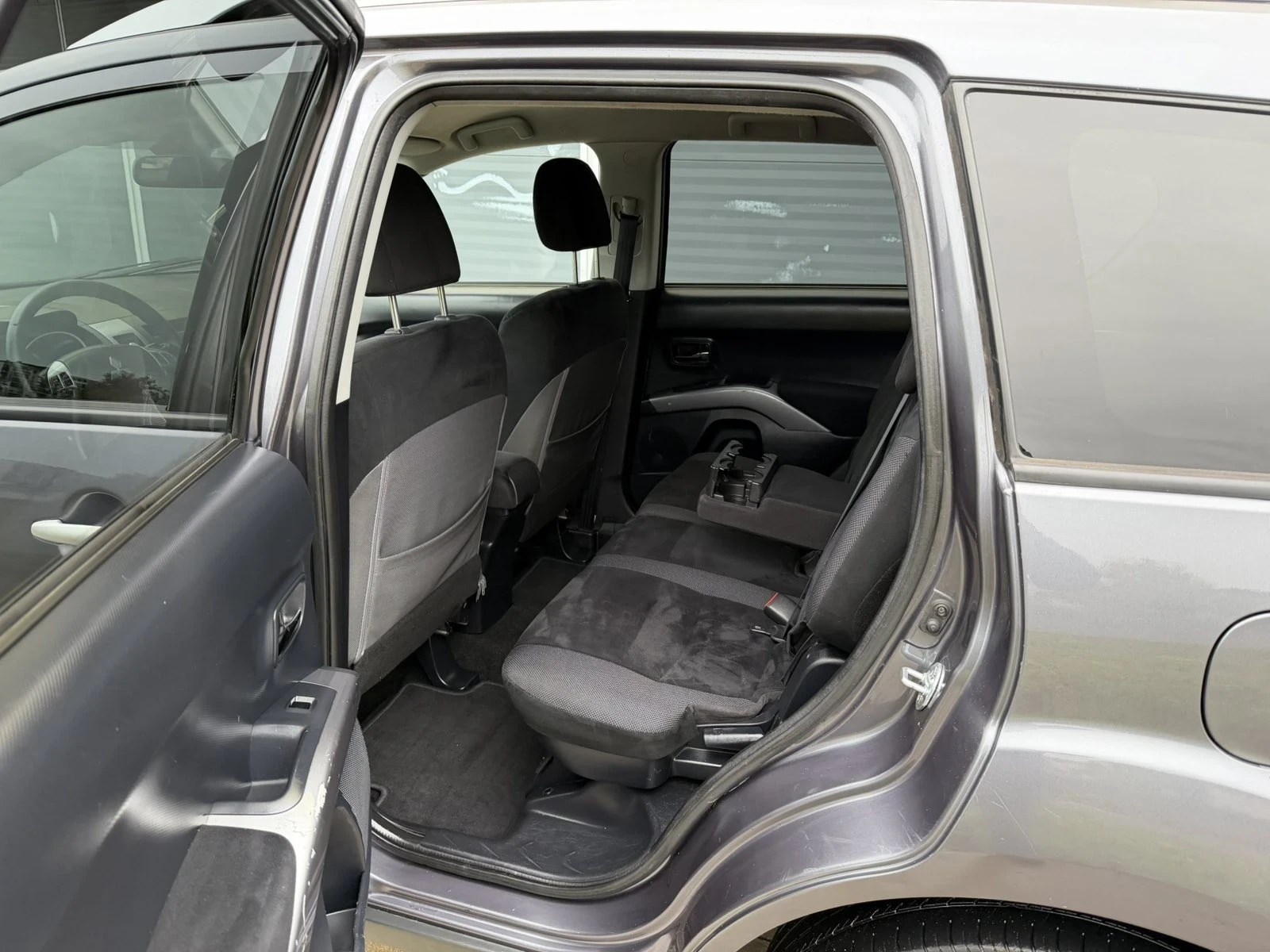 Mitsubishi Outlander 2.4i Automat | Mobile.bg   15