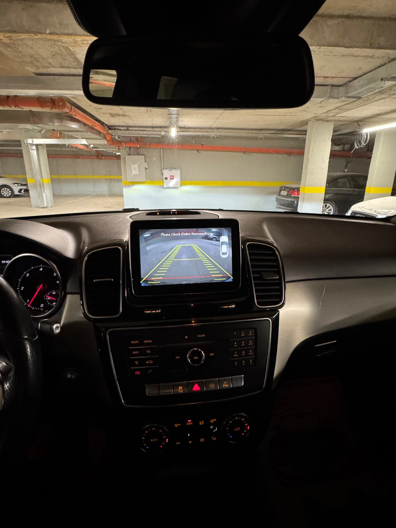 Mercedes-Benz GLE 250 Като нова!, снимка 9 - Автомобили и джипове - 53850790