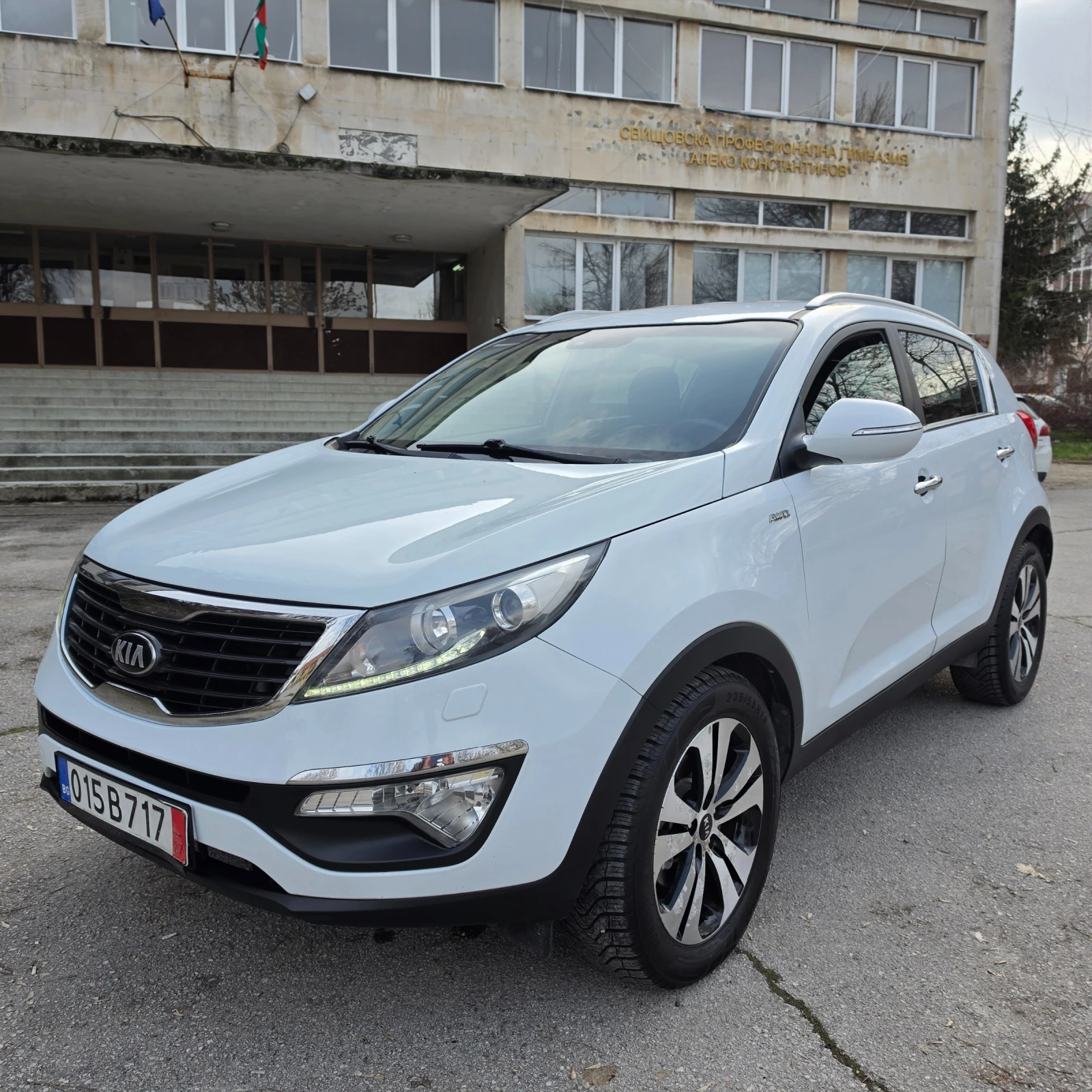Kia Sportage 2.0 CRDI FULL EXTRI 4x4, снимка 2 - Автомобили и джипове - 53966977