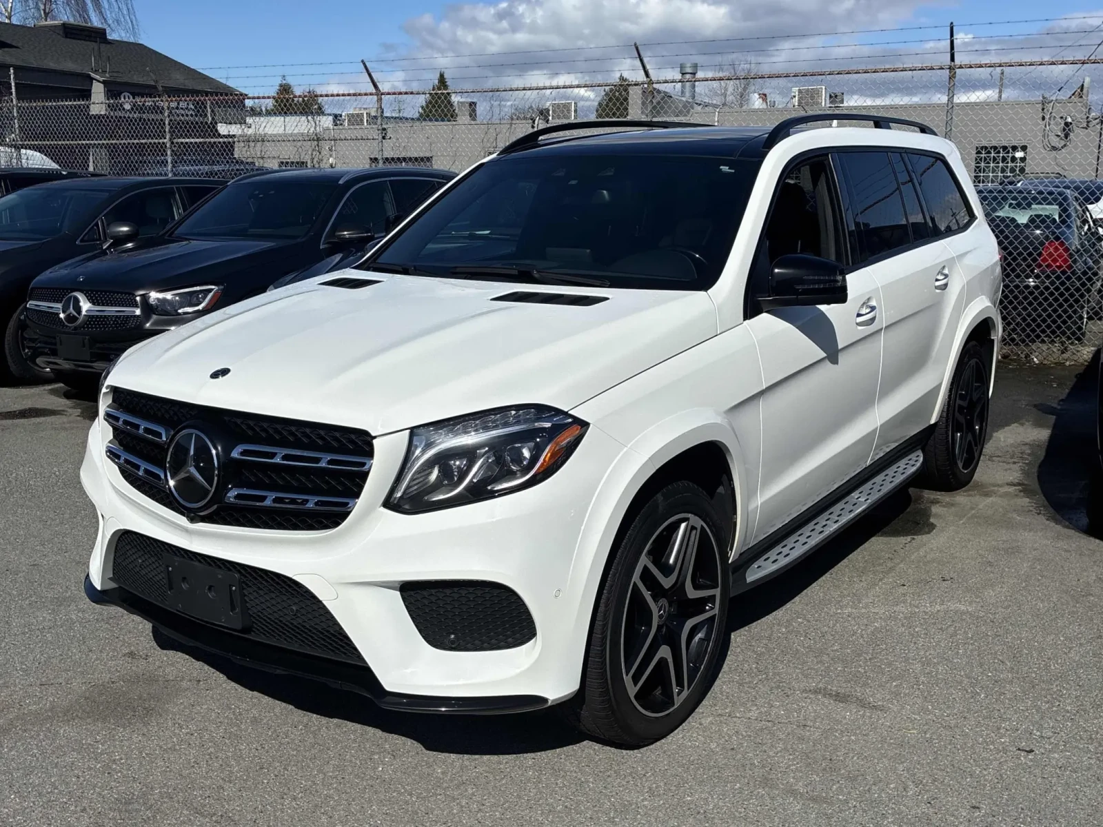 Mercedes-Benz GLS 4.7L V8* Bang&Olufsen Performance Suround* Въздух*, снимка 5 - Автомобили и джипове - 55024857