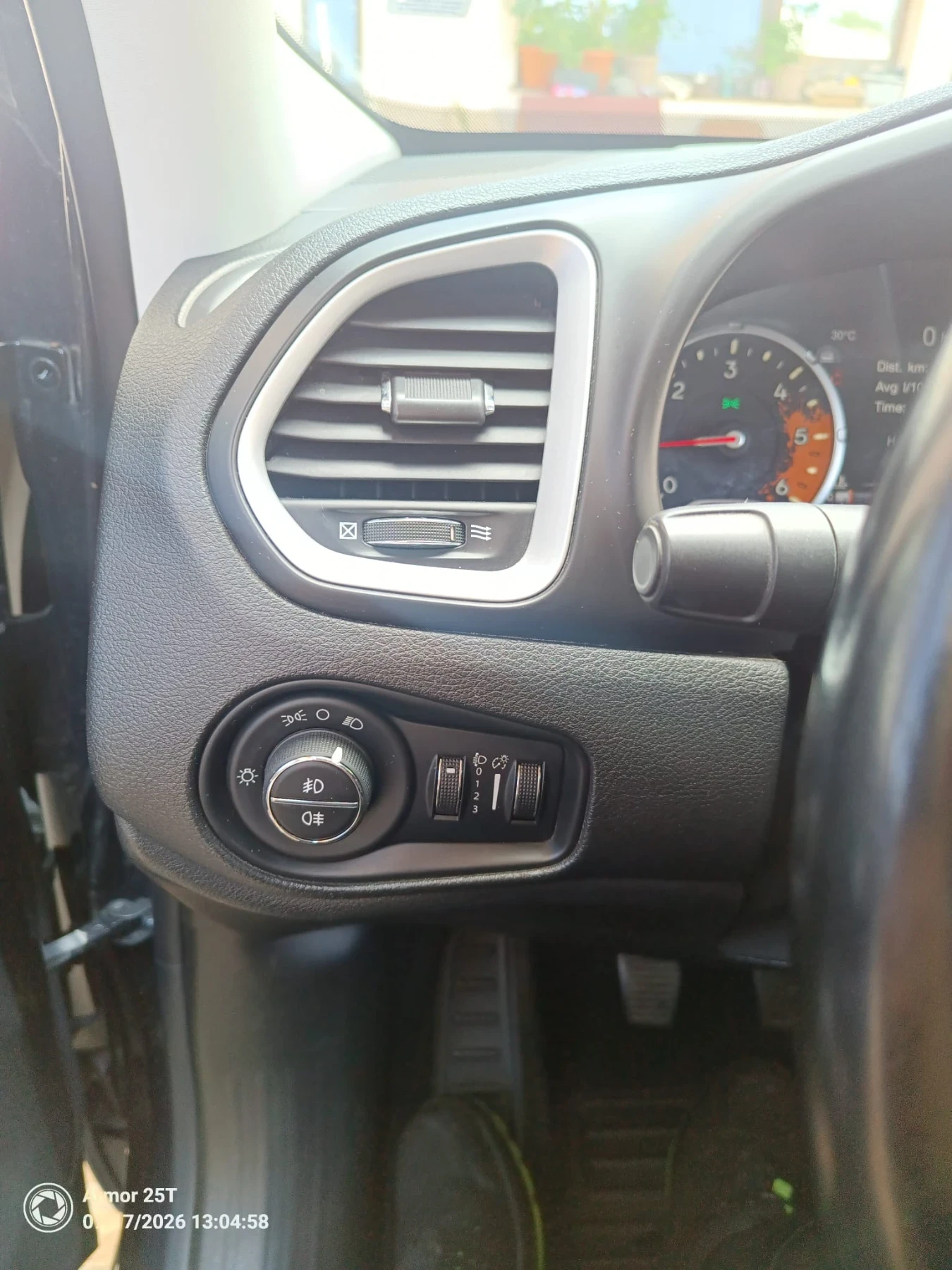 Jeep Renegade, снимка 8 - Автомобили и джипове - 56239859