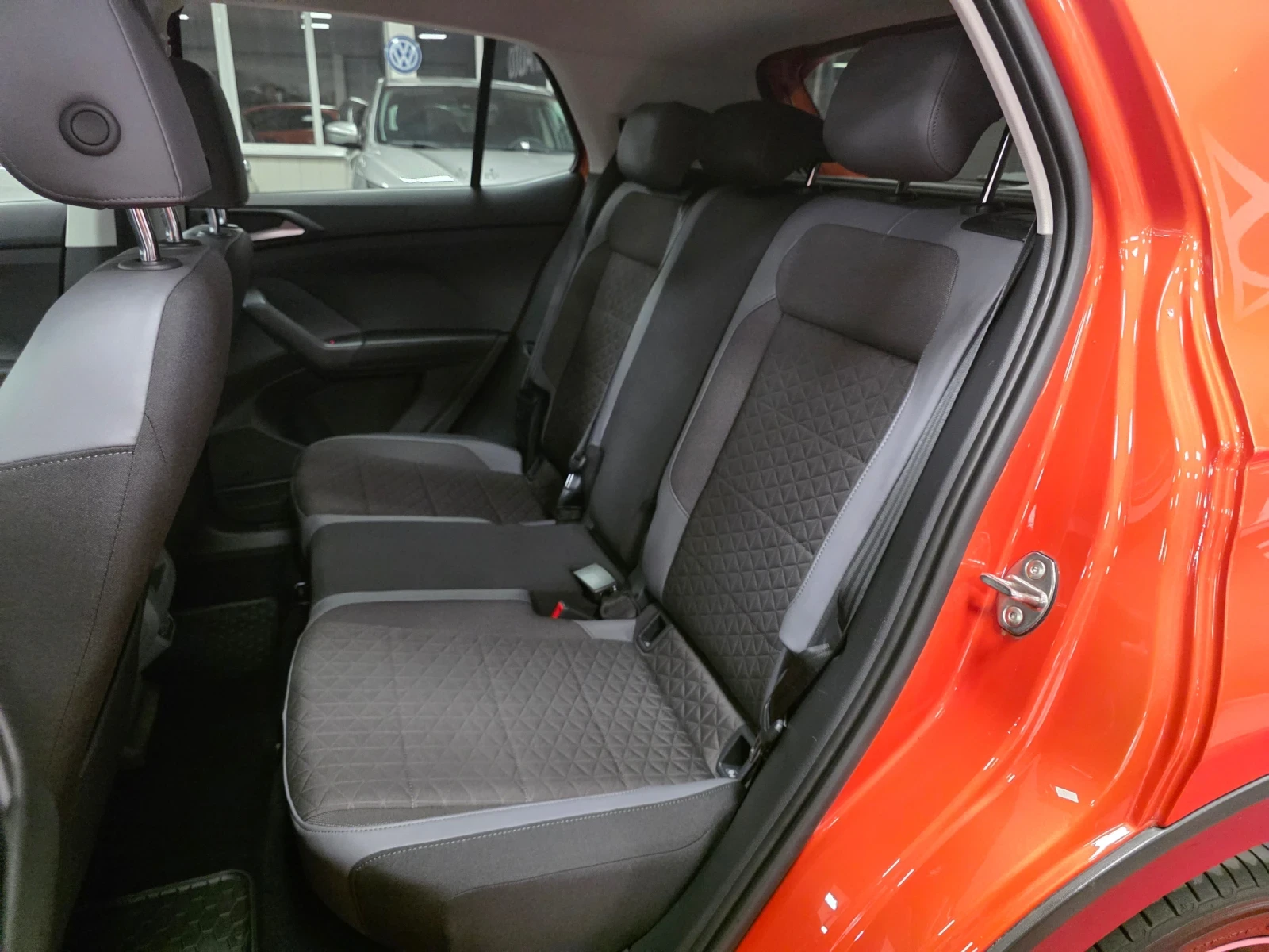 VW T-Cross 1.0 TSI | DSG7 | 70000 км., снимка 12 - Автомобили и джипове - 55431696