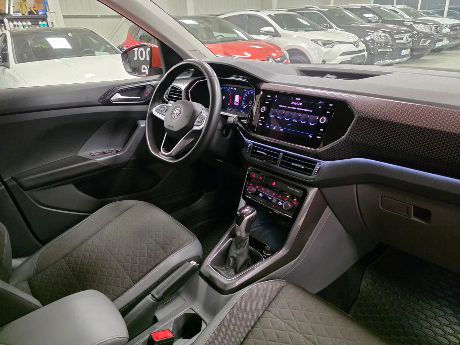 VW T-Cross 1.0 TSI | DSG7 | 70000 км., снимка 13 - Автомобили и джипове - 55431696
