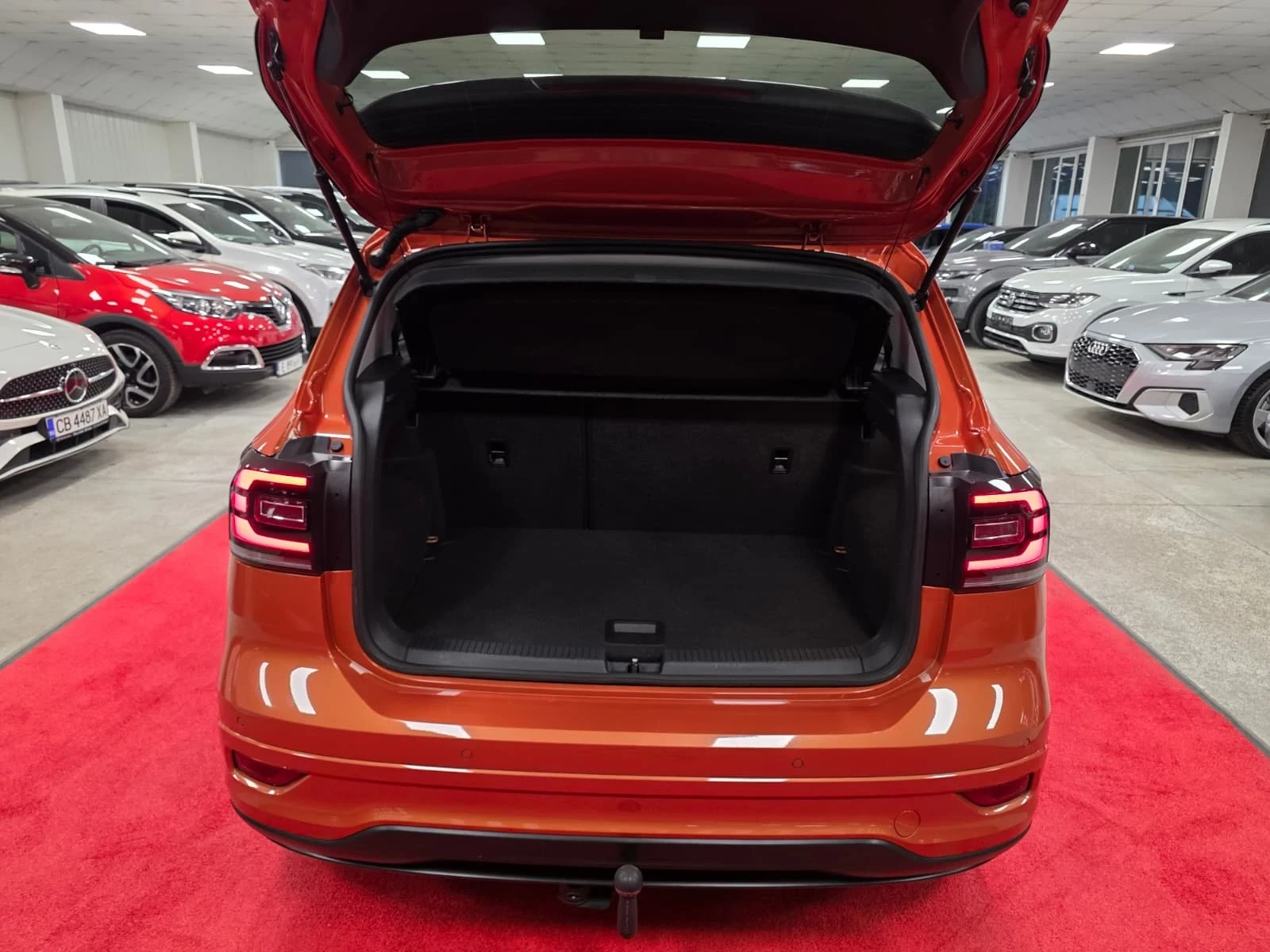 VW T-Cross 1.0 TSI | DSG7 | 70000 км., снимка 16 - Автомобили и джипове - 55431696