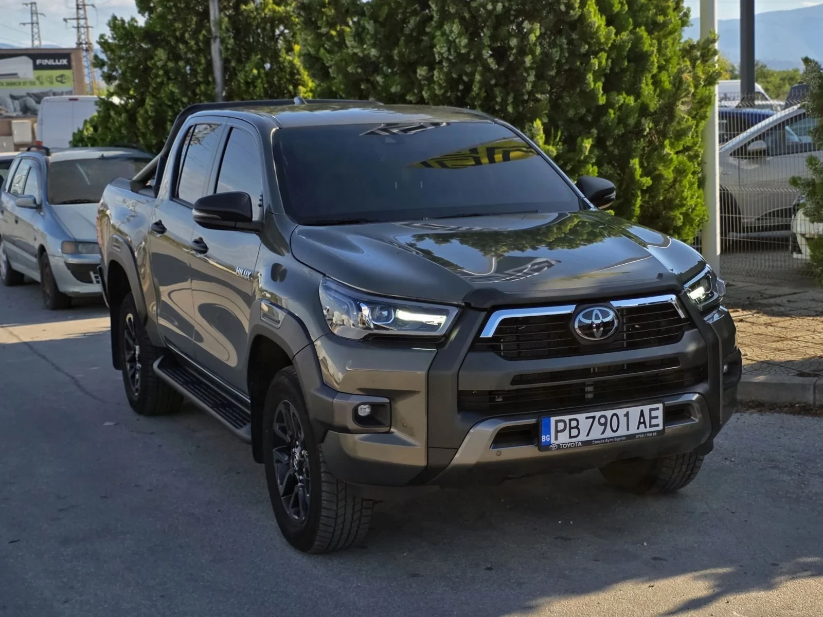 Toyota Hilux INVICIBLE