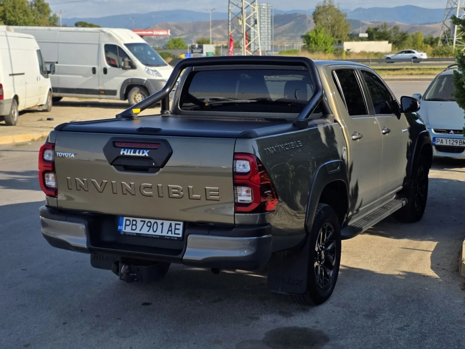 Toyota Hilux INVICIBLE, снимка 3 - Автомобили и джипове - 55675768