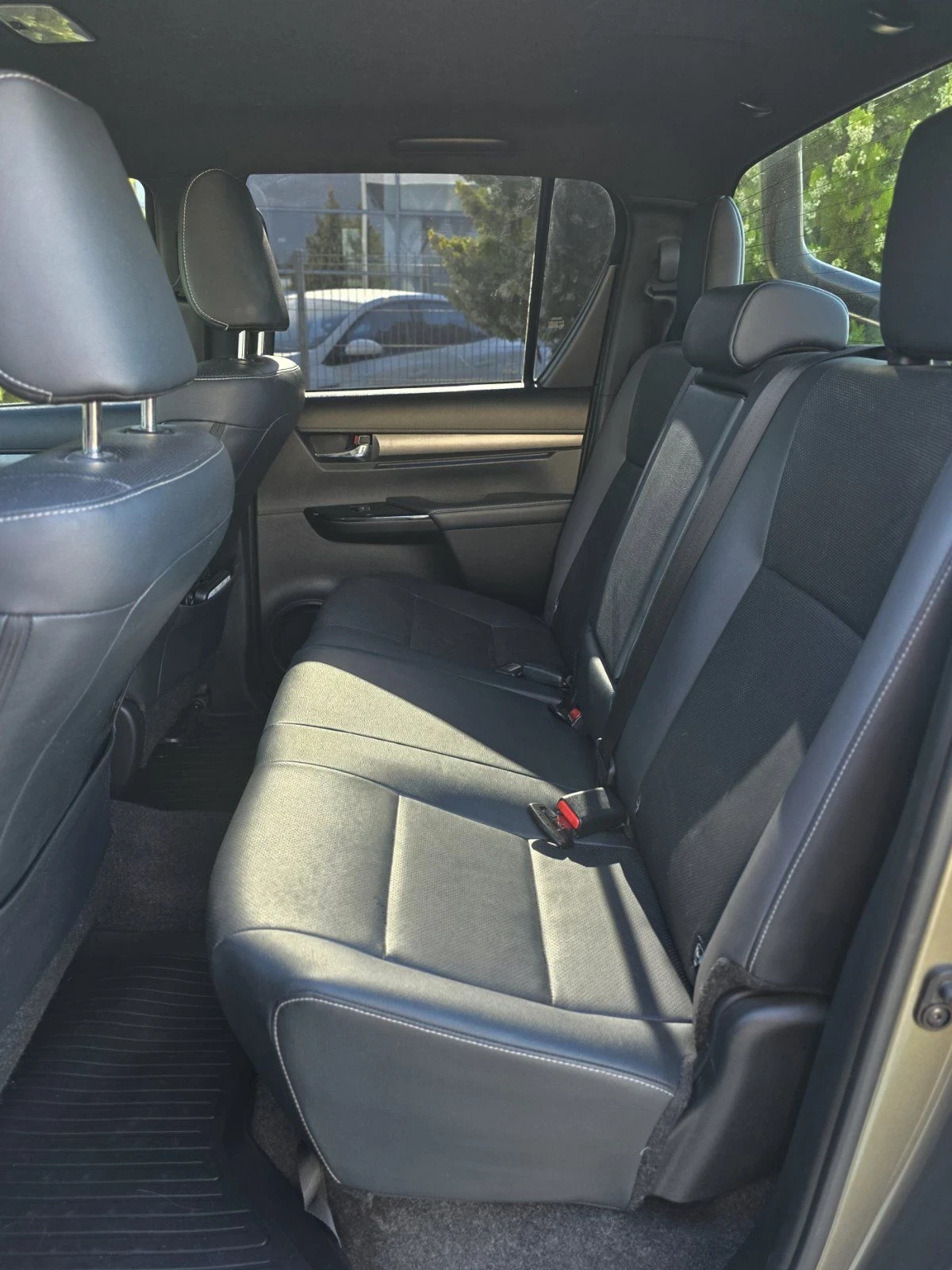 Toyota Hilux INVICIBLE, снимка 6 - Автомобили и джипове - 55675768