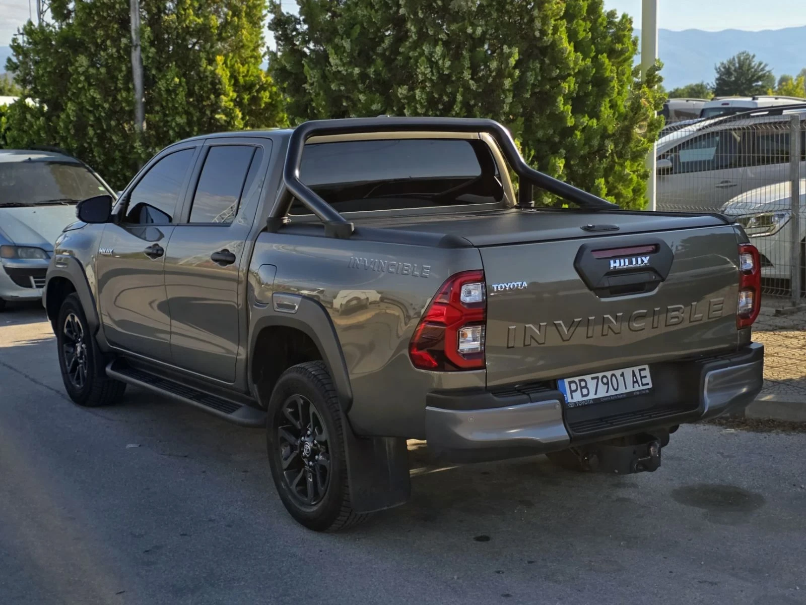 Toyota Hilux INVICIBLE, снимка 4 - Автомобили и джипове - 55675768