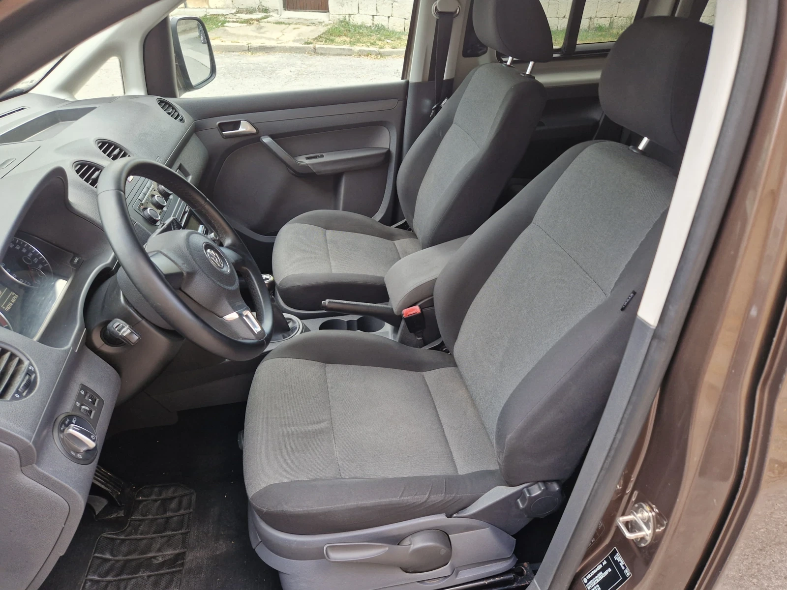 VW Caddy 2.0 TDI 4X4 7места, снимка 9 - Бусове и автобуси - 54793535